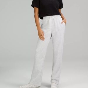 Lululemon loungeful straight leg sweatpants
